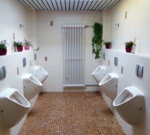 Nettoyer ses WC : conseils d'entretien pour les toilettes - La Belle Adresse